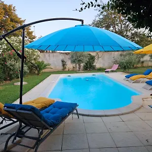 Appartement Maisonnette Avec Piscine La Picholine, Châteaurenard